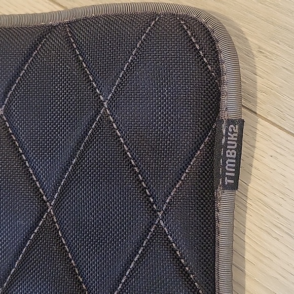 Timbuk2 case - Picture 2 of 6